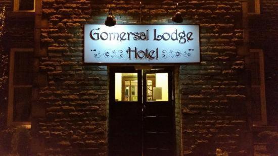 Gomersal Lodge Hotel Cleckheaton Bagian luar foto