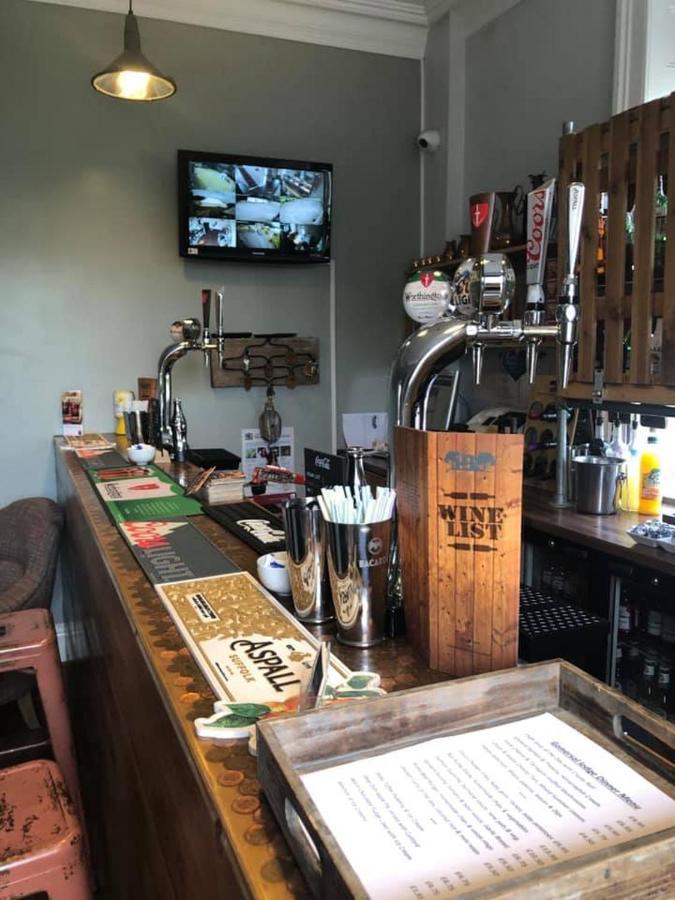 Gomersal Lodge Hotel Cleckheaton Bagian luar foto
