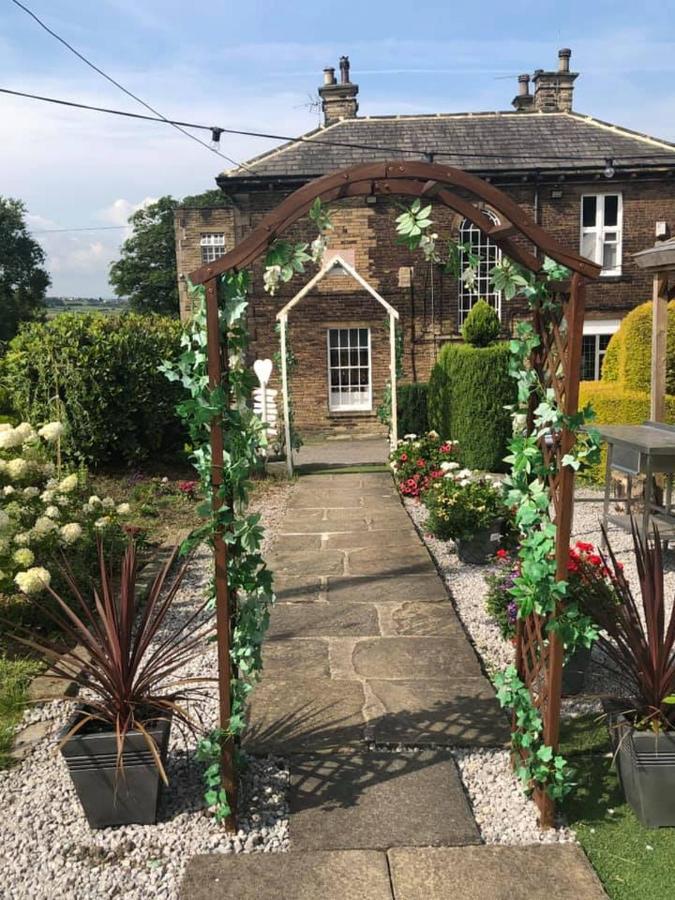 Gomersal Lodge Hotel Cleckheaton Bagian luar foto